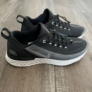 Women’s Nike Shield Utility Run Shoes. Size 8
